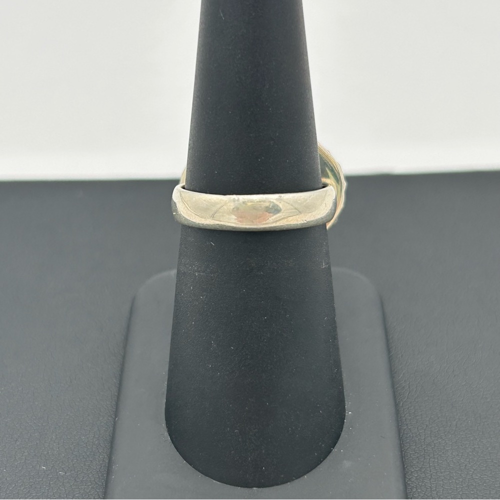 Vintage Sterling Silver Purple Stone Ring - Picture 2 of 7